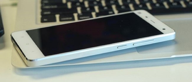 Xiaomi Mi4 chính hãng thiết kế kim loại