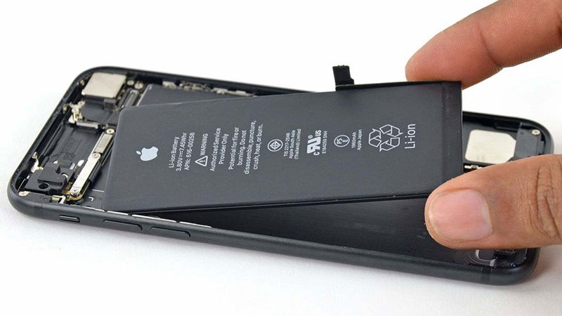 Dung lượng pin iPhone 11 Pro Max lớn, đáp ứng được nhu cầu giải trí