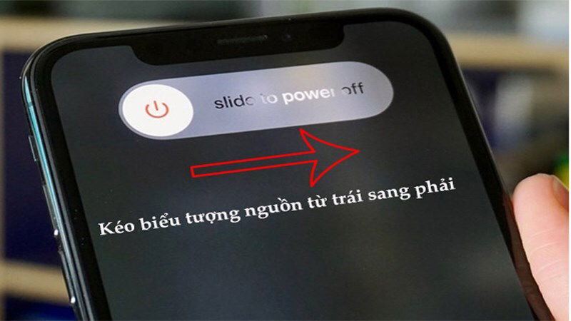 Màn hình iPhone hiển thị biểu tượng khởi động lại (logo Apple).
