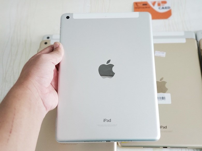 iPad 9.7 2017 32GB Gen 5 Wifi 4G màu trắng