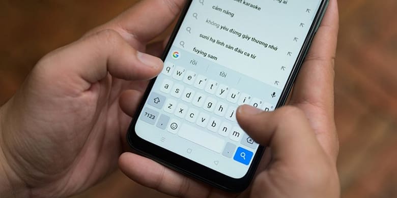 Tối ưu cài đặt bàn phím giúp gõ tiếng Việt chính xác hơn.