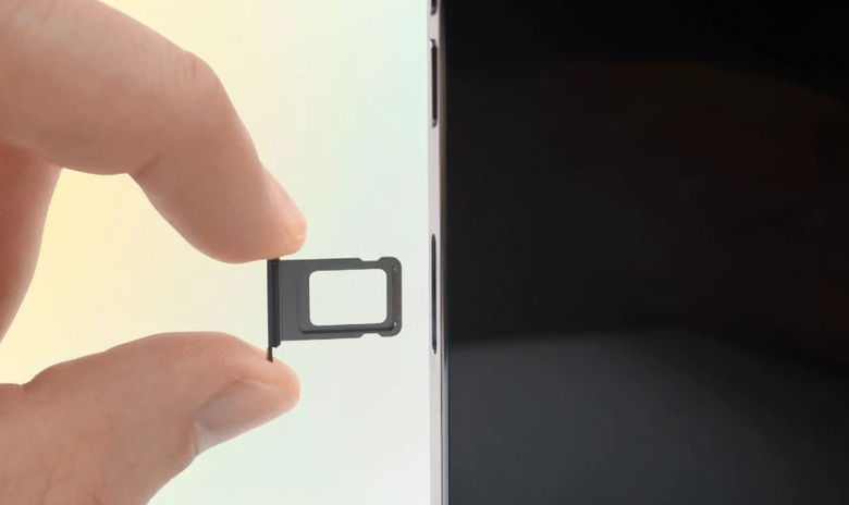 Tháo SIM, vệ sinh và lắp lại đúng cách