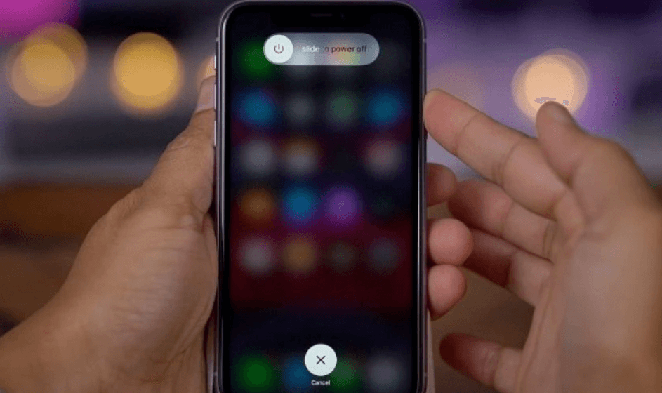 Khởi động lại iPhone để xử lý lỗi hệ thống tạm thời