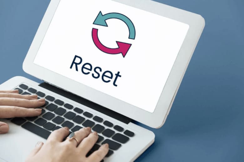 Khởi động lại và Hard Reset laptop