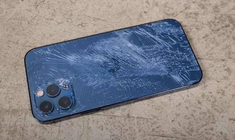 Va đập làm hư màng loa iPhone 12 Pro Max