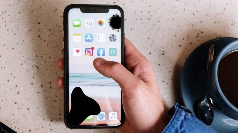 Các dấu hiệu cho thấy iPhone bị đen một góc màn hình