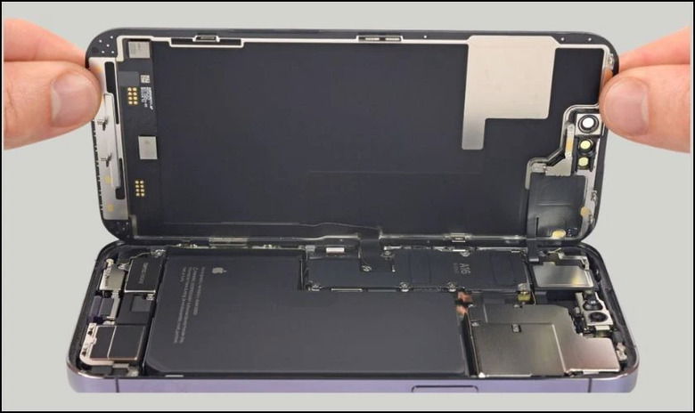 Trường hợp màn hình iPhone 14 bị vàng cần thay màn hình