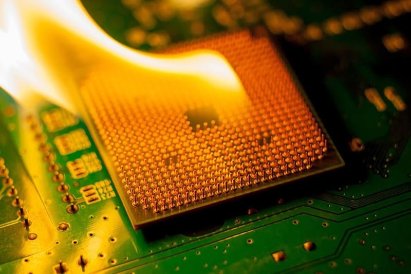 Màn hình máy tính bị ám hồng