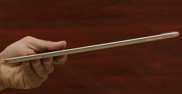 Với thiết kế mỏng nhẹ hơn nên iPad Air 2 cũ mang đến cảm giác khá dễ chịu khi cằm tay và khi bị mỏi khi sử dụng trong thời gian dài.