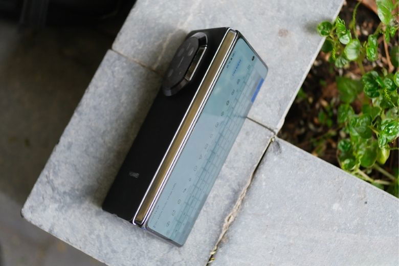 Đánh giá Huawei Mate X7 3