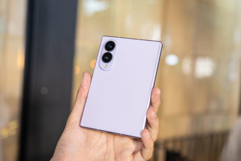 Đánh giá Samsung Galaxy Z Fold8 1