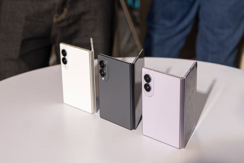 Đánh giá Samsung Galaxy Z Fold8 2