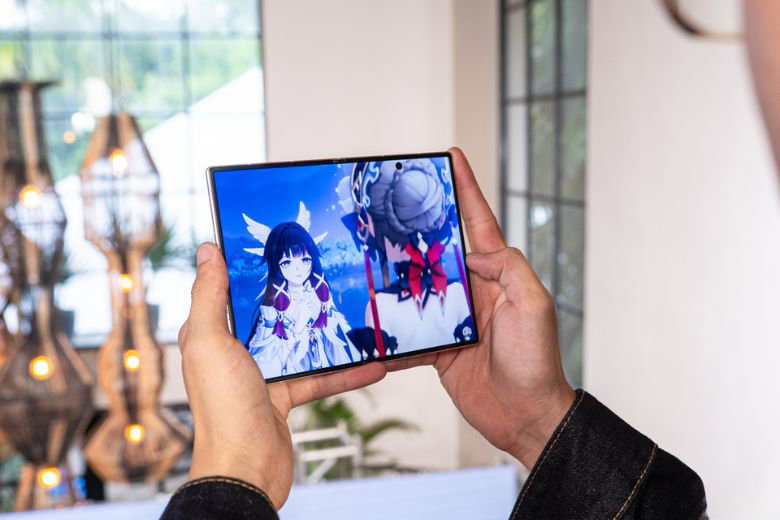 Đánh giá Samsung Galaxy Z Fold8 4