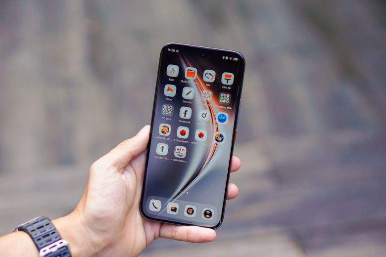 Đánh giá Tecno Pova Curve 2 3