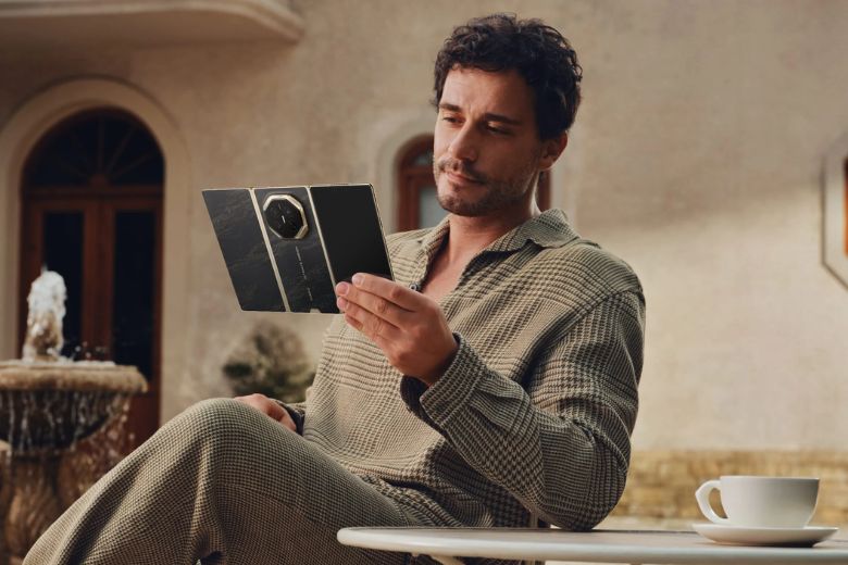Huawei Mate XT 2 5