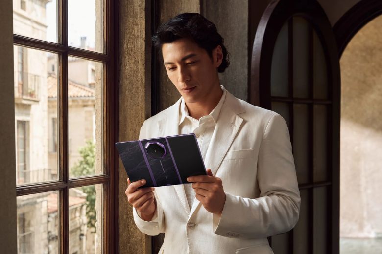Huawei Mate XT 2 7