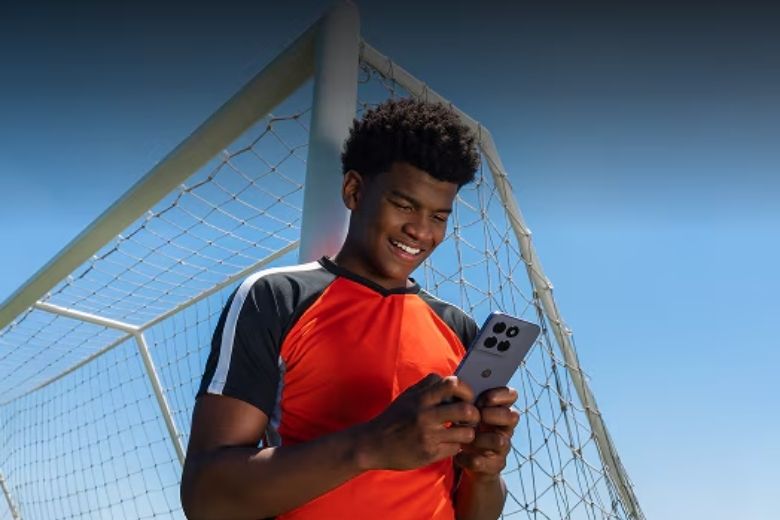 Motorola Moto G67 3