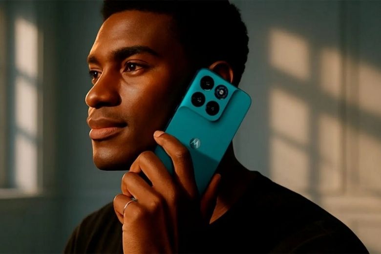 Motorola Moto G77 và Motorola Moto G67 1