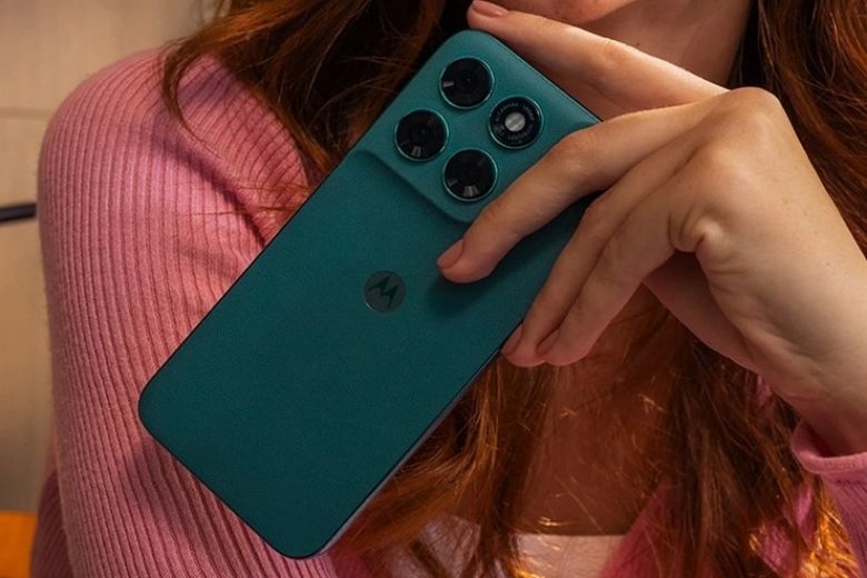 Motorola Moto G77 và Motorola Moto G67 4