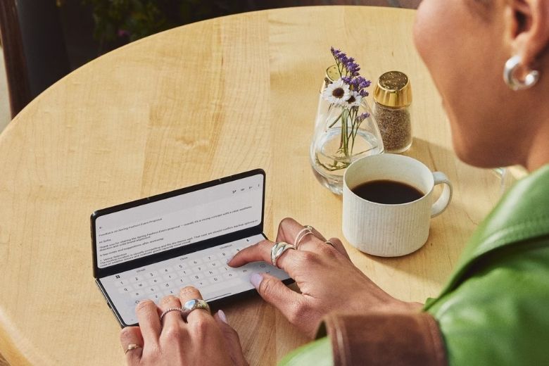 Motorola Razr Fold 3