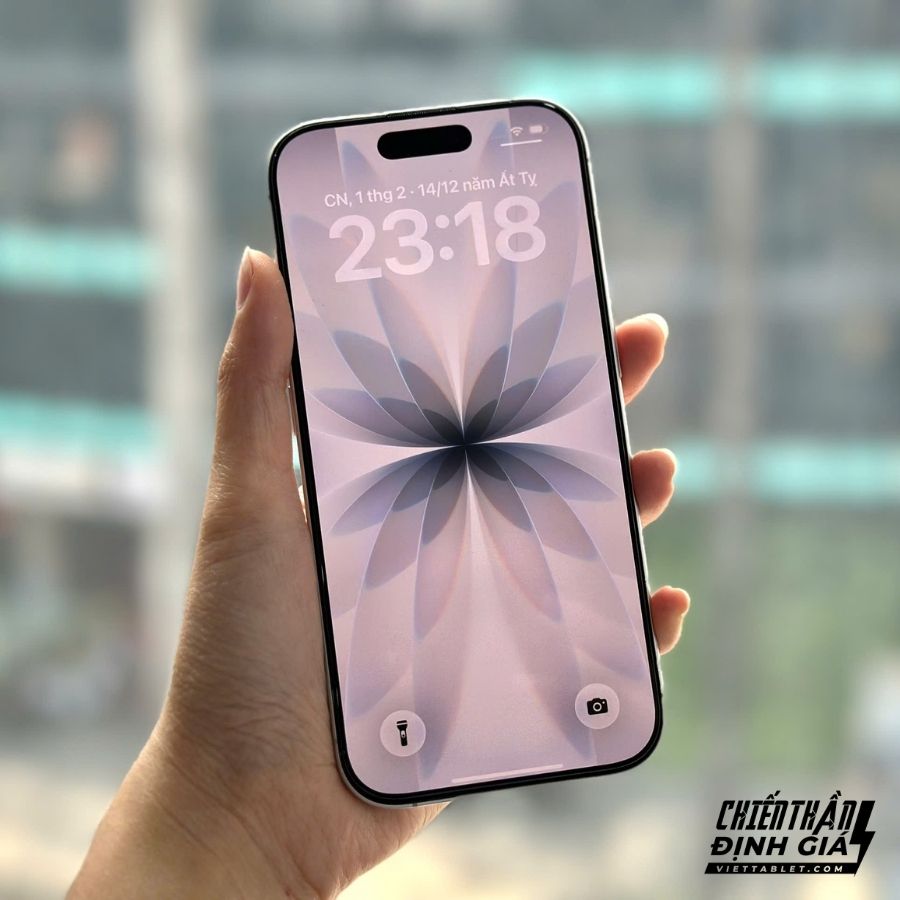 Tặng gói Vcare 1 đổi 1 khi mua iPhone 17 2