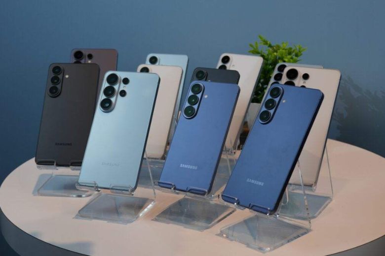 Samsung, Galaxy S27 series 1