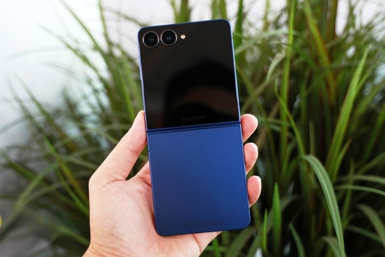 Samsung Galaxy Z Flip7 cũ chính hãng 1