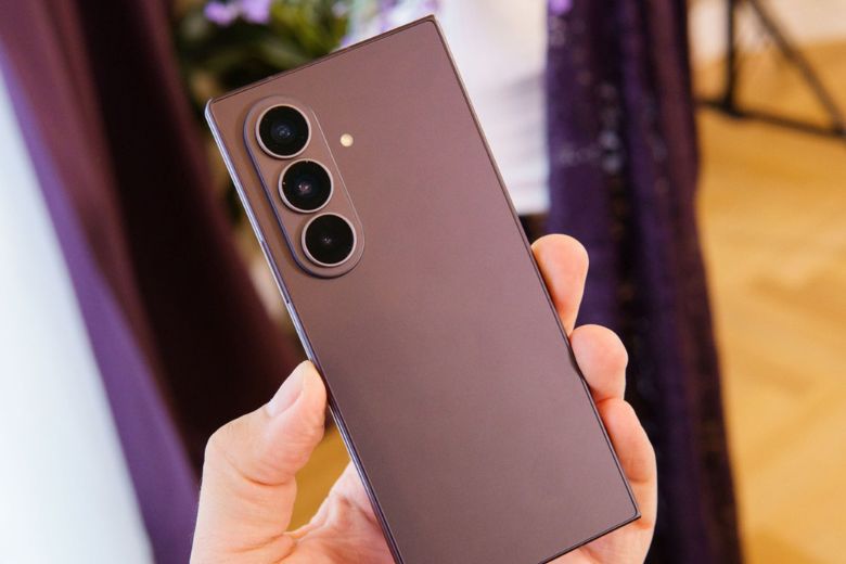 So sánh Galaxy Z Fold8 Ultra và Galaxy Z Fold7 4
