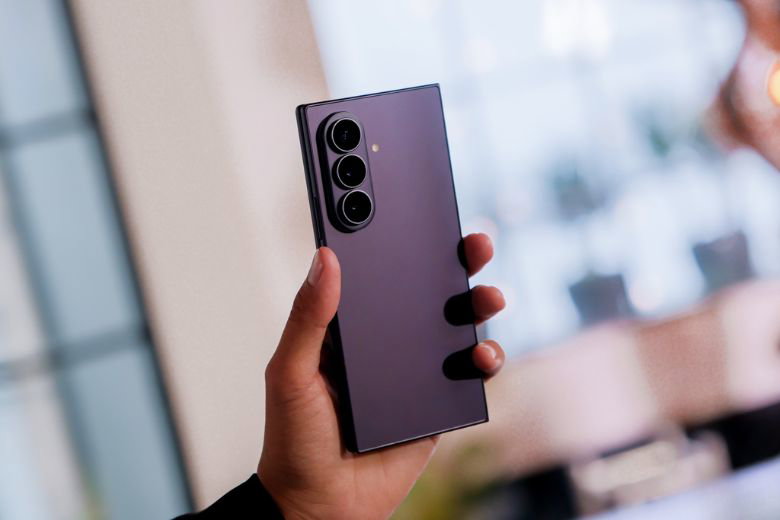 So sánh Galaxy Z Fold8 Ultra và Galaxy Z Fold7 6