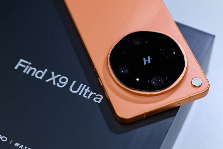 Oppo Find X9 Ultra và Oppo Find X8 Ultra 4