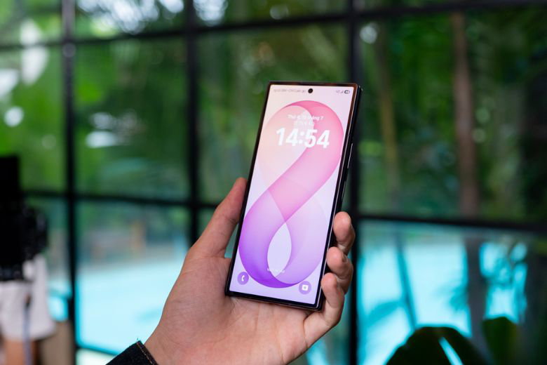So sánh Samsung Galaxy Z Fold8 và Galaxy Z Fold8 Ultra 4