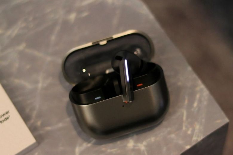 Samsung Galaxy Buds 4 Pro 2