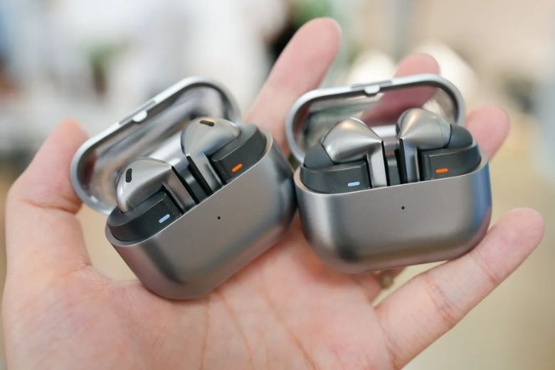 Samsung Galaxy Buds 4 1