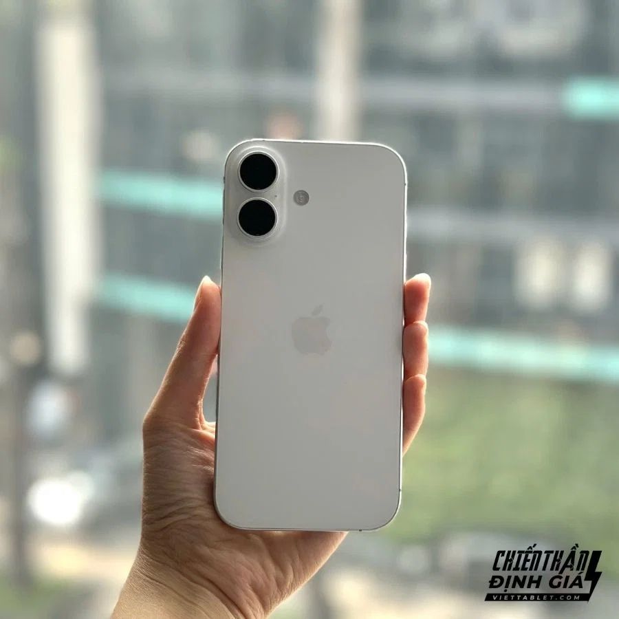 iPhone 17