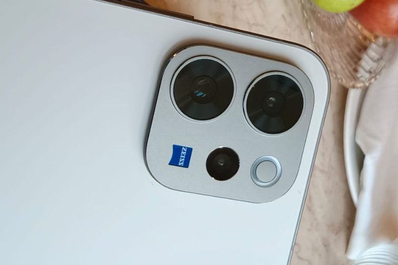 Vivo V80 1