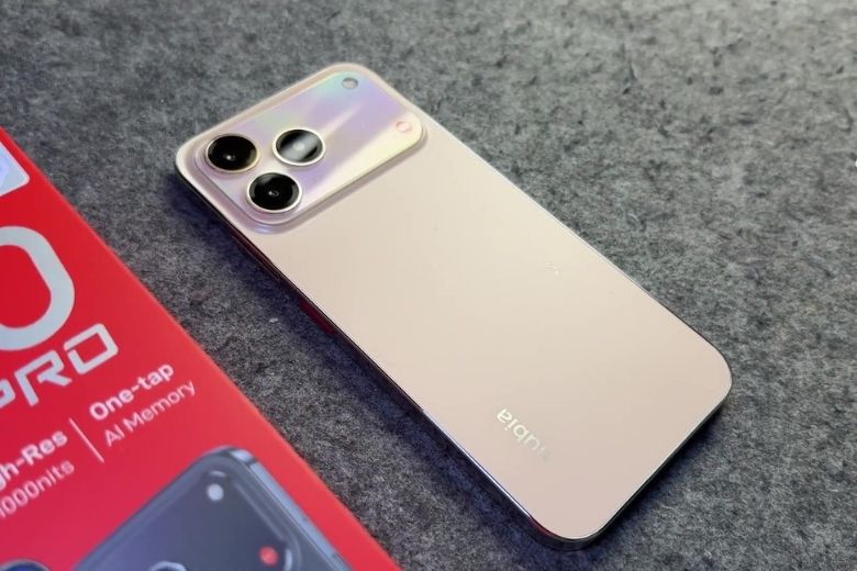 ZTE Nubia V80 Pro 2