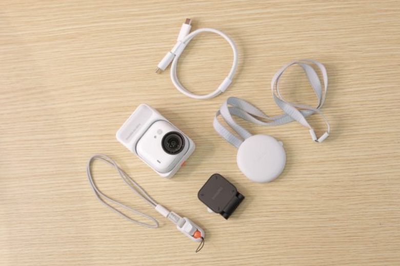 Insta360 Go Ultra (Standard Bundle) chính hãng 1