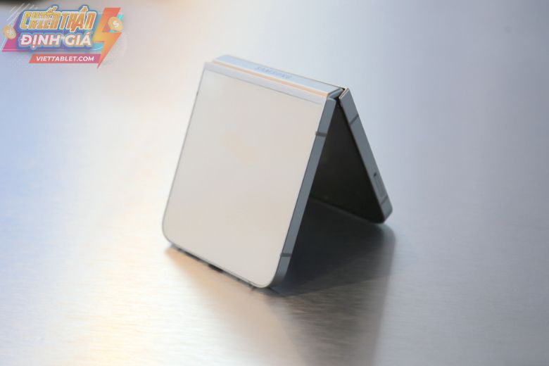 Đánh giá Samsung Galaxy Z Flip7 FE 6