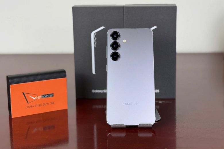 điện thoại nhẹ nhất năm 2025 2