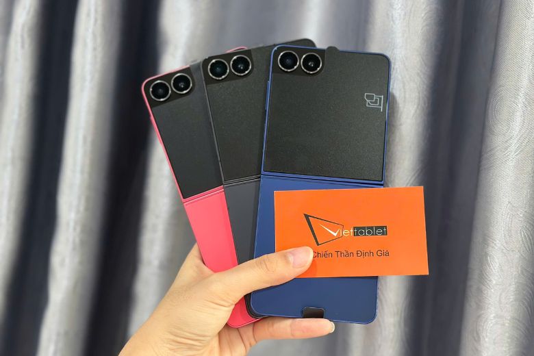 Samsung Galaxy Z Flip7 và Flip7 FE 3