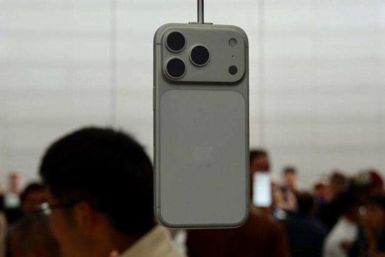 iPhone 17 Pro Max 3