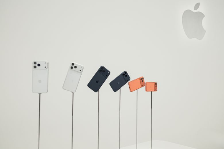 iPhone 17 Pro Max 8
