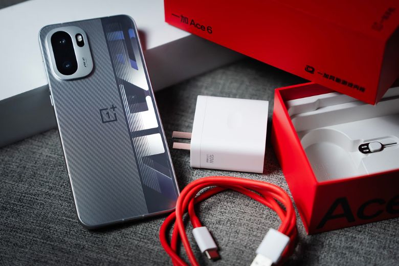 OnePlus Ace 6 1