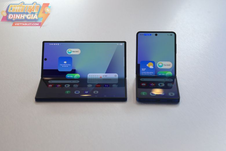 Samsung Galaxy Z Flip 7 4