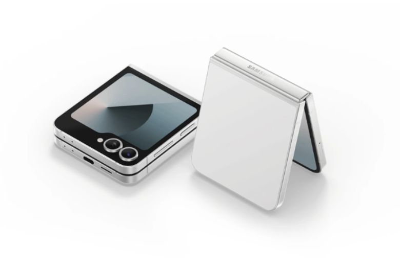 Samsung Galaxy Z Flip7 FE 1