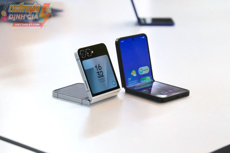 Samsung Galaxy Z Flip7 FE 2
