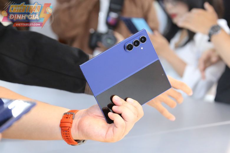 Samsung Galaxy Z Fold 7 1