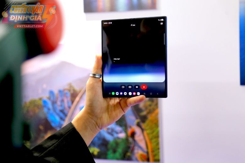 Samsung Galaxy Z Fold 7 và Galaxy Z Fold 6 5
