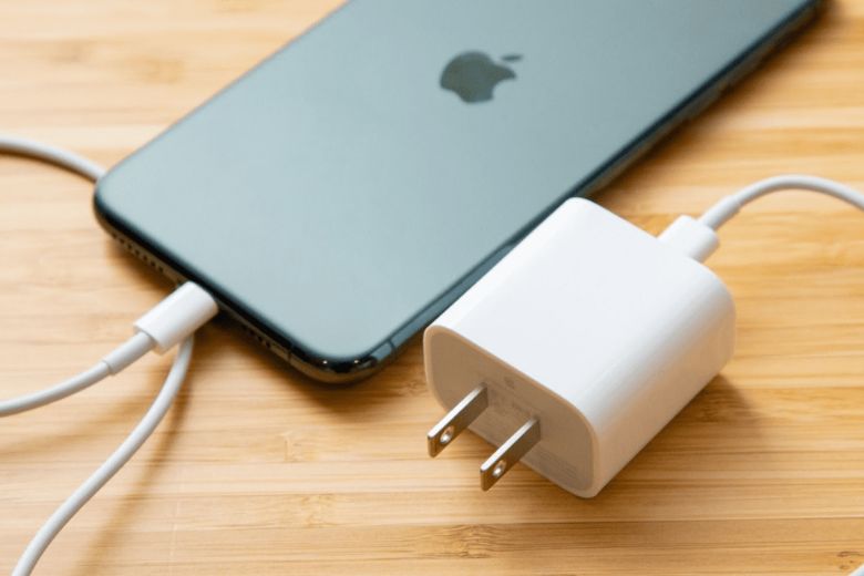 Thu pin iPhone cũ, đổi pin iPhone mới 4