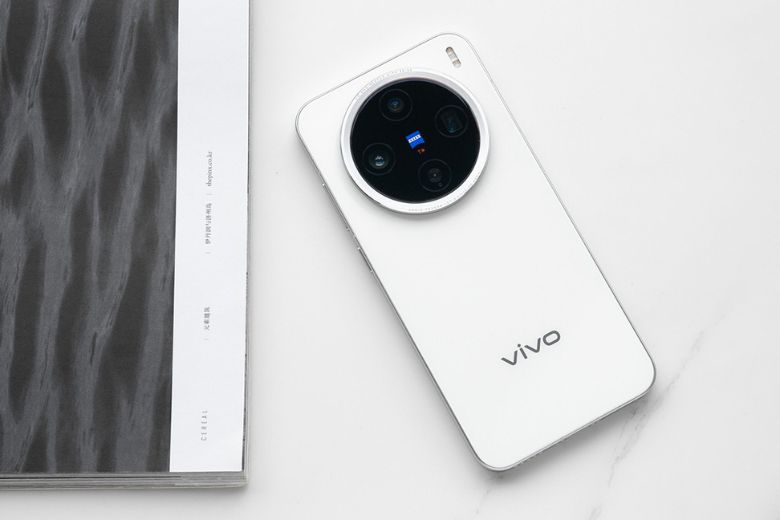Vivo X300 Pro Mini 1